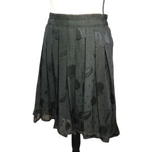Black pleated seashell print skirt Small